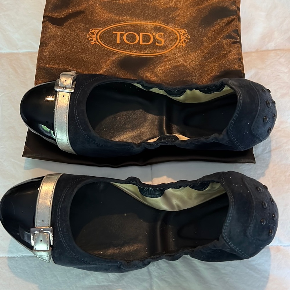 Tod’s suede ballet flats